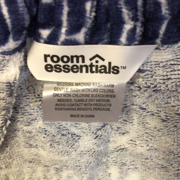 Bathtime Coverup - Picture 3 of 4